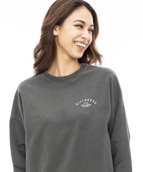 BILLABONG(ビラボン)の「BILLABONG レディース ARCH CLEAN LOGO LIGHT SWEAT CREW トレーナー 【2023年秋冬モデル】/ビラボンスウェットトレーナー(スウェット・レディース・スミクロ/オフホワイト/ブルー/オレンジ・MEDIUM/LARGE)」の10枚目の写真