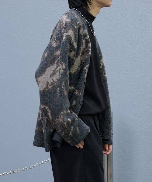COLONY 2139（コロニートゥーワンスリーナイン）の「ペイズリースフレカーディガン（カーディガン/ボレロ・メンズ・ベージュ/チャコールグレー・LARGE/MEDIUM）」の5枚目の写真