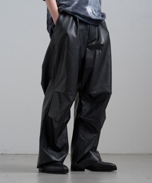 Lui's | 【Neucon / ニューコン】24SS シンセティックレザーパラシュートパンツ(カーゴパンツ)