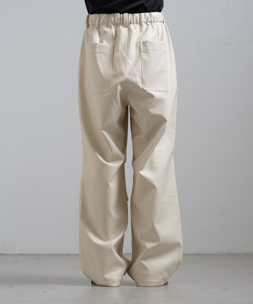 Lui's（ルイス）の「【Neucon / ニューコン】24SS シンセティックレザーパラシュートパンツ（カーゴパンツ・メンズ・アイボリー/グリーン/ブラック・1/2）」の21枚目の写真