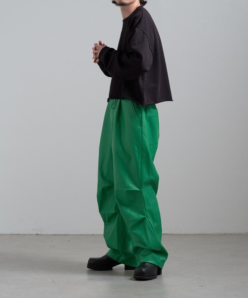 Lui's（ルイス）の「【Neucon / ニューコン】24SS シンセティックレザーパラシュートパンツ（カーゴパンツ・メンズ・アイボリー/グリーン/ブラック・1/2）」の17枚目の写真