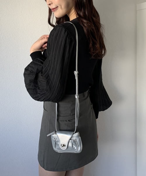 Silly(シリー)の「【コーデのポイントに!】2wayミニショルダーバッグ(ショルダーバッグ・レディース・ブラック/シルバー・FREE)」の13枚目の写真
