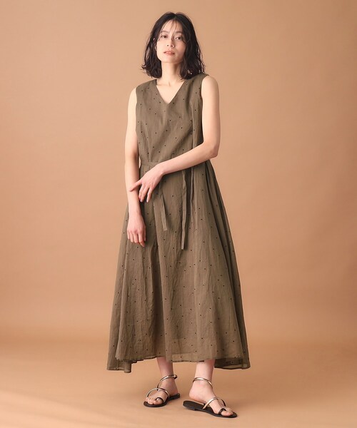 DRESSTERIOR ドレステリア　ドット刺繍ボリュームワンピース　新品 DRESSTERIOR ドレステリア ドット刺繍ボリュームワンピース 新品