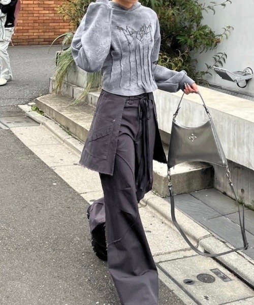 XU(エックスユー)の「ストリートファッション XU エックスユー tie-dye corset hoodie コルセット フーディ パーカー ピグメントパーカー ロゴパーカー 短丈フーディ ショート丈パーカー クロップド 韓国ストリート 韓国ファッション(パーカー・レディース・グレー/ブルー・ONE SIZE)」の9枚目の写真