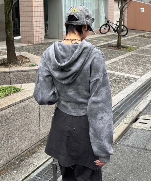 XU(エックスユー)の「ストリートファッション XU エックスユー tie-dye corset hoodie コルセット フーディ パーカー ピグメントパーカー ロゴパーカー 短丈フーディ ショート丈パーカー クロップド 韓国ストリート 韓国ファッション(パーカー・レディース・グレー/ブルー・ONE SIZE)」の12枚目の写真