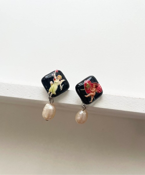 yufect（ユフェクト）の「【Yu】【it】【yufect】 レトロパールピアス（ピアス（両耳用）・レディース・ブルー/ピンク/ベージュ/ライトブルー/ホワイト系その他/ピンクベージュ/ブラック/グレー/スカイブルー系1/スカイブルー系/ブルー系その他/パープル・FREE）」の3枚目の写真