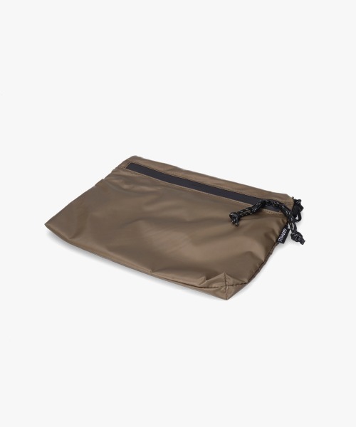 Gramicci(グラミチ)の「Gramicci MICRO RIPSTOP SACOCHE(ボディバッグ/ウエストポーチ・メンズ・パープル/ベージュ/レッド/ダークネイビー・FREE)」の5枚目の写真