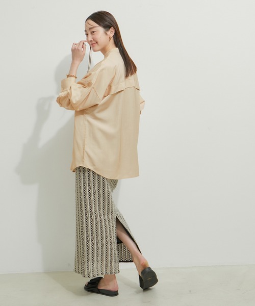 le cercle ADAM ET ROPE'(ルセルクルアダムエロペ)の「2WAYオーバーシャツ(シャツ/ブラウス・レディース・オレンジ系その他2/ブラック系その他2/ブルー系その他6・FREE)」の12枚目の写真