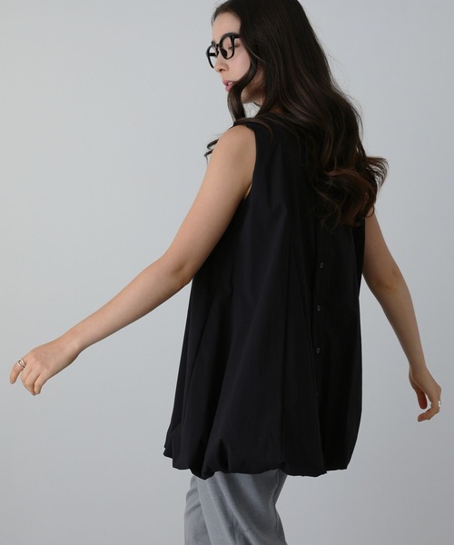 saloon(サルーン)の「SALOON(サルーン)/《再入荷》バックボタンバルーンブラウス【手洗い可】(シャツ/ブラウス・レディース・ブラック/ホワイト/ベージュ・FREE)」の9枚目の写真