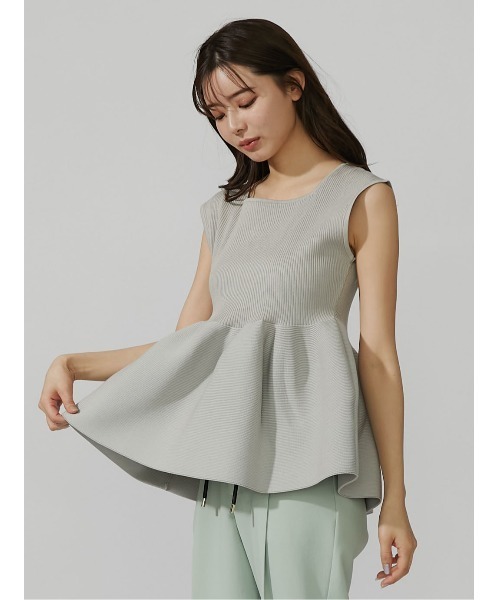 トーナル ペプラムニット お値下げできます TONAL ペプラムニット