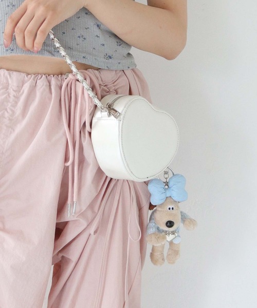 nomnom（ノムノム）の「【nomnom】ハートショルダーバッグ（ショルダーバッグ・レディース・アイボリー/ピンク/シルバー/ブラック・FREE）」の2枚目の写真