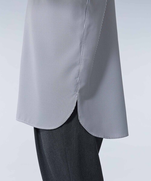 UNITED TOKYO(ユナイテッドトウキョウ)の「バイアスカットストライプシャツ(シャツ/ブラウス・メンズ・ブルー/グレー・1/2)」の20枚目の写真