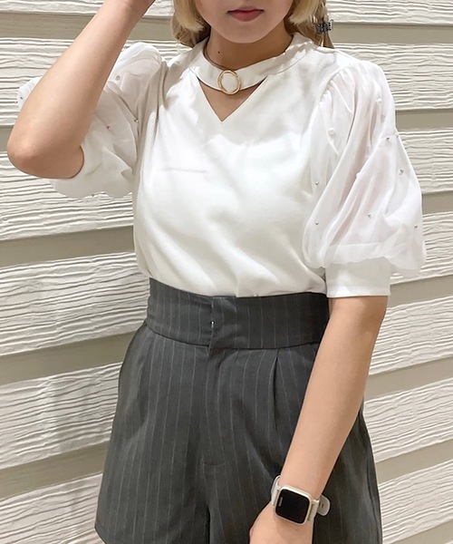 TORTE(トルテ)の「デコルテ開きパールスリーブTOPS(Tシャツ/カットソー・レディース・ブルー/ブラック/ホワイト/ピンク・FREE)」の2枚目の写真