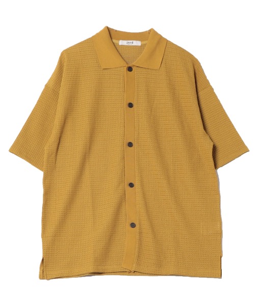 j.n.r.d(ジェー・エヌ・アール・ディー)の「j.n.r.d/シャーリング襟リブハーフスリーブシャツ(シャツ/ブラウス・メンズ・チャコールグレー/マスタード/キナリ・M/LL/L)」の1枚目の写真