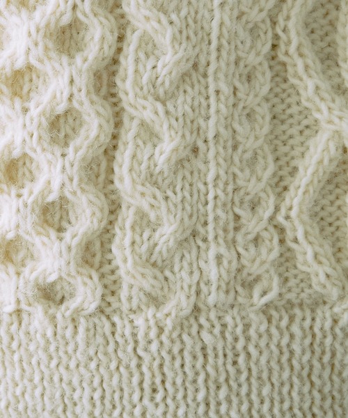 yuni（ユニ ）の「ネパールハンドニット ケーブル編みベスト