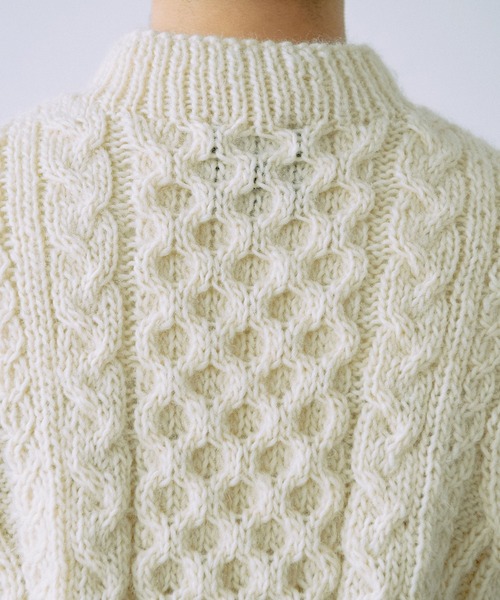 yuni（ユニ ）の「ネパールハンドニット ケーブル編みベスト