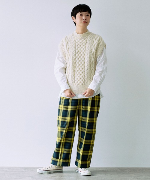 yuni（ユニ ）の「ネパールハンドニット ケーブル編みベスト