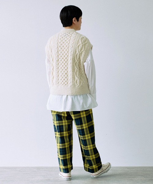 yuni（ユニ ）の「ネパールハンドニット ケーブル編みベスト