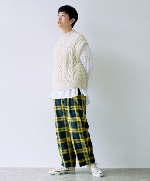 yuni（ユニ ）の「ネパールハンドニット ケーブル編みベスト