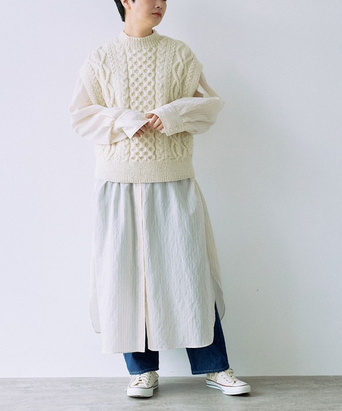 yuni（ユニ ）の「ネパールハンドニット ケーブル編みベスト