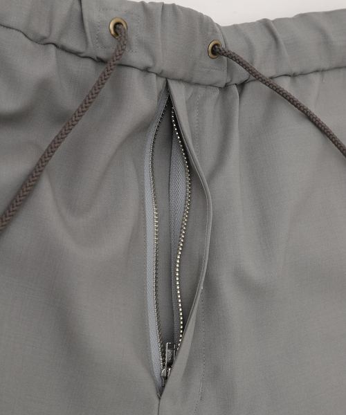 EDIFICE LA BOUCLE（エディフィスラブークル）の「LA BOUCLE (ラブークル) TECH WOOL カーゴショーツ（カーゴパンツ・メンズ・ネイビー/グレー・3/2）」の14枚目の写真