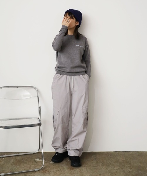 ROOPTOKYO(ループトウキョウ)の「College Logo Crewneck Knit クルーネックニットプルオーバー カレッジロゴ(ニット/セーター・メンズ・ブラック/グレー・M/L/XL)」の4枚目の写真