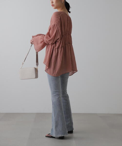 FREE'S MART(フリーズマート)の「◇シャーリングドロストチュニックブラウス(シャツ/ブラウス・レディース・ブラック/ホワイト/ブラウン/イエロー・FREE)」の5枚目の写真