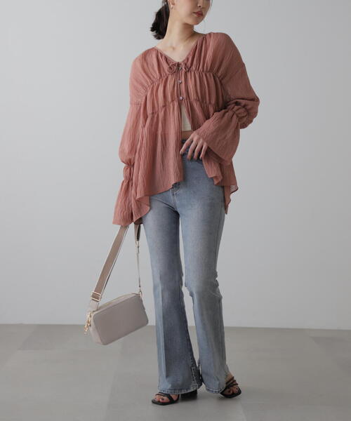 FREE'S MART(フリーズマート)の「◇シャーリングドロストチュニックブラウス(シャツ/ブラウス・レディース・ブラック/ホワイト/ブラウン/イエロー・FREE)」の7枚目の写真