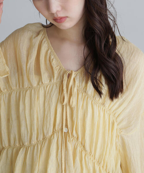 FREE'S MART(フリーズマート)の「◇シャーリングドロストチュニックブラウス(シャツ/ブラウス・レディース・ブラック/ホワイト/ブラウン/イエロー・FREE)」の21枚目の写真