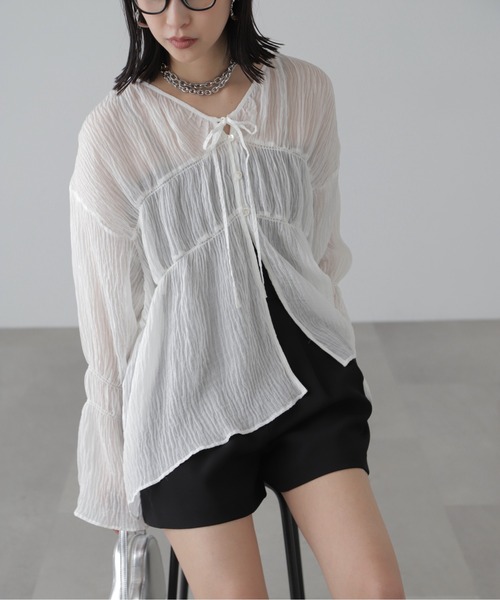 FREE'S MART(フリーズマート)の「◇シャーリングドロストチュニックブラウス(シャツ/ブラウス・レディース・ブラック/ホワイト/ブラウン/イエロー・FREE)」の1枚目の写真