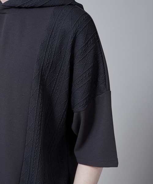 LUCY（ルーシー）の「LUCY/ジオメトリックブロックフードT（Tシャツ/カットソー・メンズ・ホワイト/ダークグレー・LARGE/MEDIUM）」の22枚目の写真