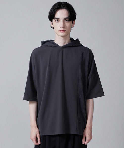 LUCY（ルーシー）の「LUCY/ジオメトリックブロックフードT（Tシャツ/カットソー・メンズ・ホワイト/ダークグレー・LARGE/MEDIUM）」の16枚目の写真