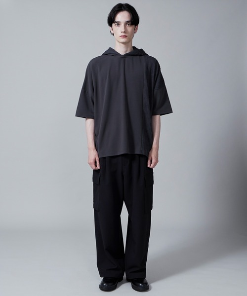 LUCY（ルーシー）の「LUCY/ジオメトリックブロックフードT（Tシャツ/カットソー・メンズ・ホワイト/ダークグレー・LARGE/MEDIUM）」の15枚目の写真