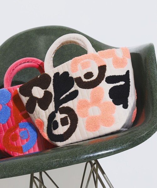 Ray BEAMS（レイビームス）の「【別注】beej / キルト トートバッグ（ハンドバッグ・レディース・ライトブルー/ピンク/オフホワイト・ONE SIZE）」の4枚目の写真