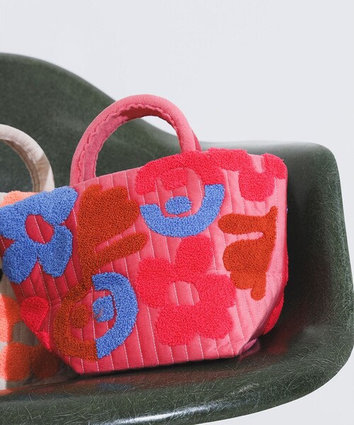 Ray BEAMS（レイビームス）の「【別注】beej / キルト トートバッグ（ハンドバッグ・レディース・ライトブルー/ピンク/オフホワイト・ONE SIZE）」の5枚目の写真