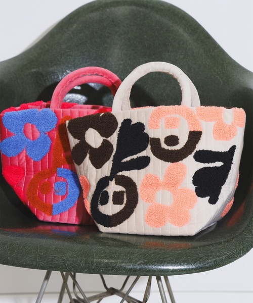 Ray BEAMS（レイビームス）の「【別注】beej / キルト トートバッグ（ハンドバッグ・レディース・ライトブルー/ピンク/オフホワイト・ONE SIZE）」の2枚目の写真