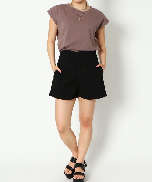 GORGE(ゴージ)の「《タック×美脚シルエット》レディース ハイウエスト ショートパンツ 脚長効果 春夏秋(その他パンツ・レディース・ベージュ/ブラック・F)」の3枚目の写真