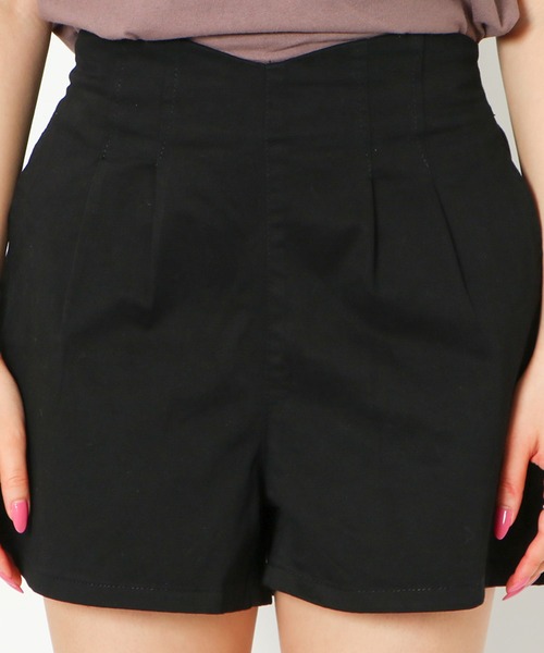GORGE(ゴージ)の「《タック×美脚シルエット》レディース ハイウエスト ショートパンツ 脚長効果 春夏秋(その他パンツ・レディース・ベージュ/ブラック・F)」の5枚目の写真