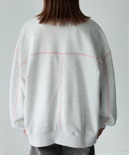 Riberry（リベリー）の「配色ステッチオーバーサイズスウェット（スウェット・レディース・オートミール/チャコールグレー・MEDIUM）」の18枚目の写真