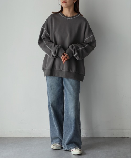 Riberry（リベリー）の「配色ステッチオーバーサイズスウェット（スウェット・レディース・オートミール/チャコールグレー・MEDIUM）」の10枚目の写真