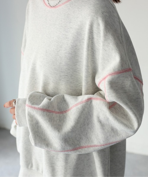 Riberry（リベリー）の「配色ステッチオーバーサイズスウェット（スウェット・レディース・オートミール/チャコールグレー・MEDIUM）」の19枚目の写真