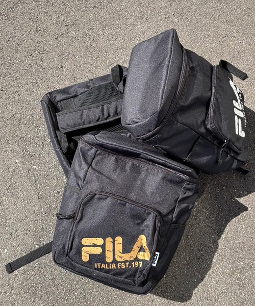 FILA(フィラ)の「FILA 斜めロゴミニスクエアリュック(バックパック/リュック・メンズ・ブラック/シルバー/ゴールド/ホワイト・FREE)」の4枚目の写真
