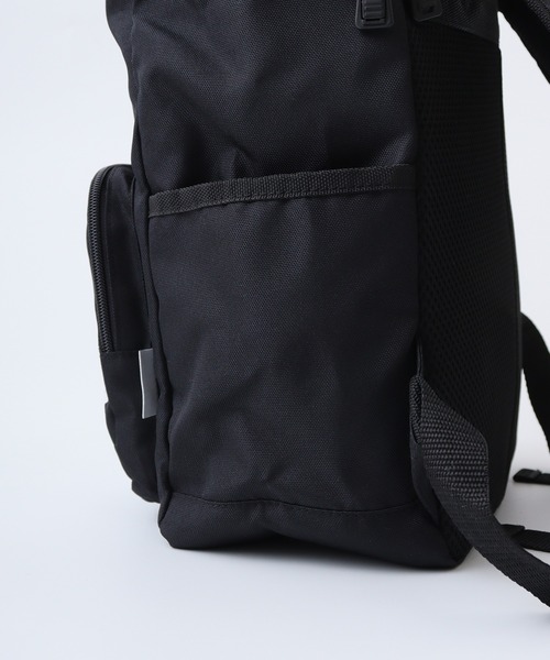 FILA(フィラ)の「FILA 斜めロゴミニスクエアリュック(バックパック/リュック・メンズ・ブラック/シルバー/ゴールド/ホワイト・FREE)」の15枚目の写真