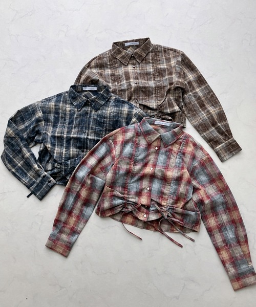 AS KNOW AS plus（アズノゥアズプラス）の「◇シャーリングダブルリボン ショート丈シャツ（シャツ/ブラウス・レディース・ブラウン系/ネイビー系/ワイン系・FREE）」の21枚目の写真