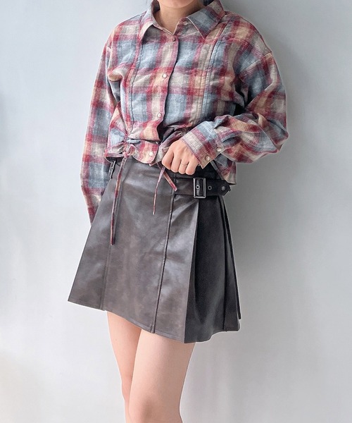 AS KNOW AS plus（アズノゥアズプラス）の「◇シャーリングダブルリボン ショート丈シャツ（シャツ/ブラウス・レディース・ブラウン系/ネイビー系/ワイン系・FREE）」の20枚目の写真