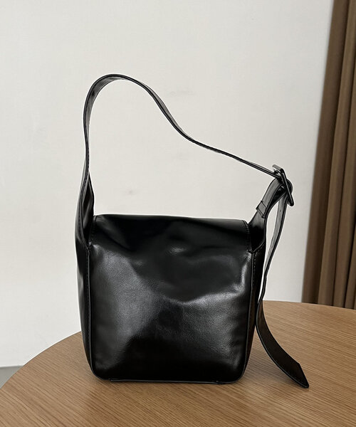 CAPRICIEUX LE'MAGE（カプリシューレマージュ）の「ニュアンスボタンショルダーバッグ（ショルダーバッグ・レディース・ブラック/ブラウン/アイボリー・FREE）」の8枚目の写真