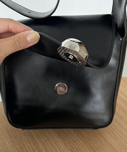CAPRICIEUX LE'MAGE（カプリシューレマージュ）の「ニュアンスボタンショルダーバッグ（ショルダーバッグ・レディース・ブラック/ブラウン/アイボリー・FREE）」の15枚目の写真