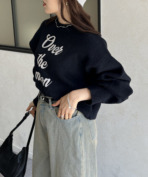 Thevon（ゼボン）の「フロッキーロゴクロップドニット（ニット