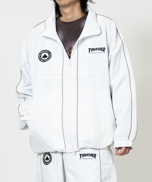 THRASHER(スラッシャー)の「【3】〔THRASHER/スラッシャー〕リフレクターパイピング ナイロンダブルジップジャケット 裾ドローコード(ナイロンジャケット・メンズ・チャコールグレー/ホワイト×ブラック/ブラック×グレー/パープル/ブラック×ホワイト/ホワイト×ブラウン/ブラック×ブルー・MEDIUM/LARGE/X-LARGE)」の18枚目の写真