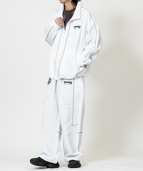 THRASHER(スラッシャー)の「【3】〔THRASHER/スラッシャー〕リフレクターパイピング ナイロンダブルジップジャケット 裾ドローコード(ナイロンジャケット・メンズ・チャコールグレー/ホワイト×ブラック/ブラック×グレー/パープル/ブラック×ホワイト/ホワイト×ブラウン/ブラック×ブルー・MEDIUM/LARGE/X-LARGE)」の22枚目の写真